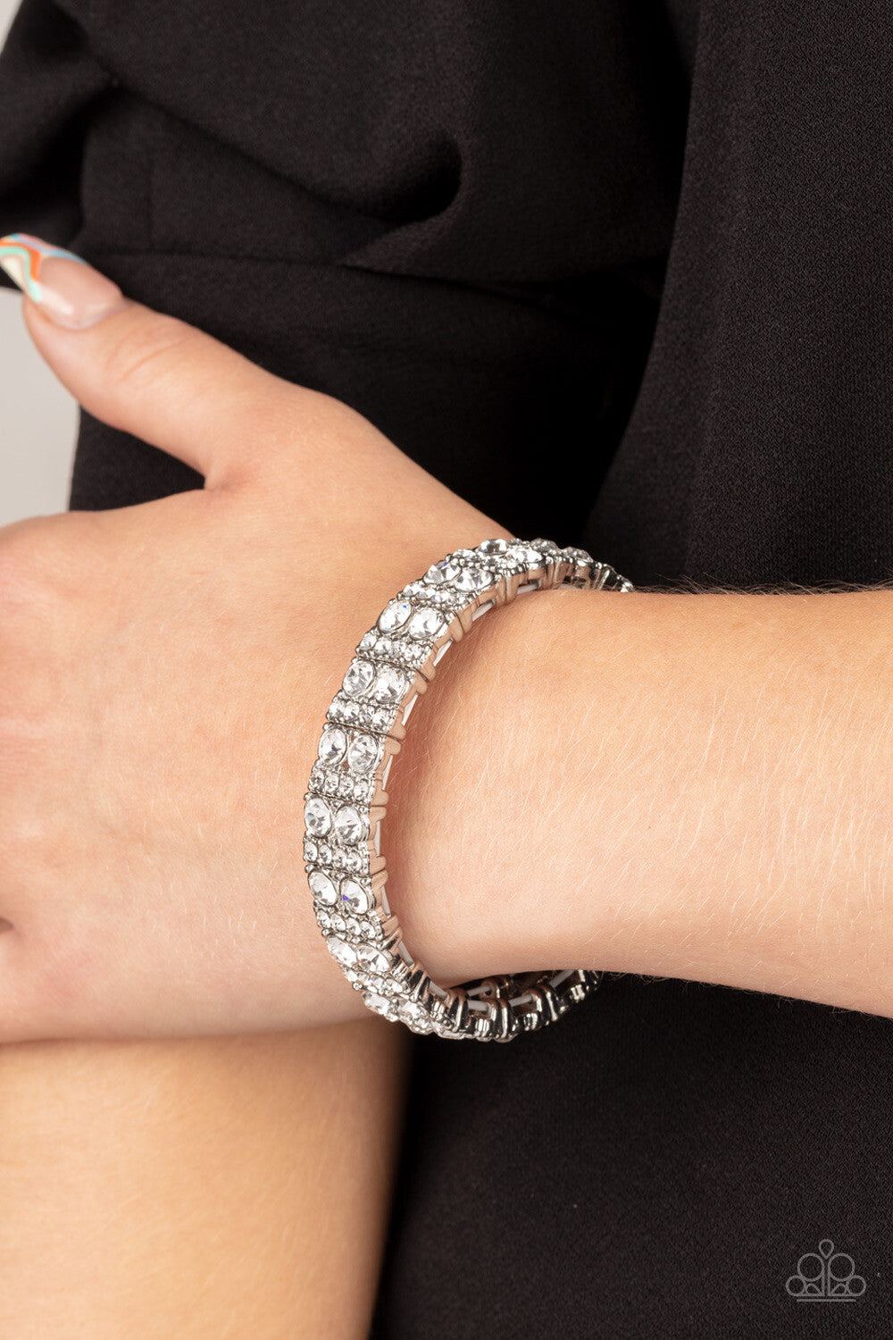 Paparazzi-Jewelry, Mic Dropping Drama - Gold, White-Bracelets