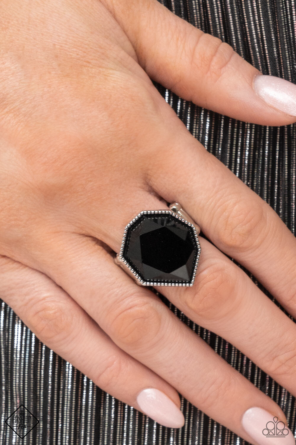 Paparazzi -Jewelry, Magnificent Musings - Complete Trend Blend Fashion-Fix-Set.