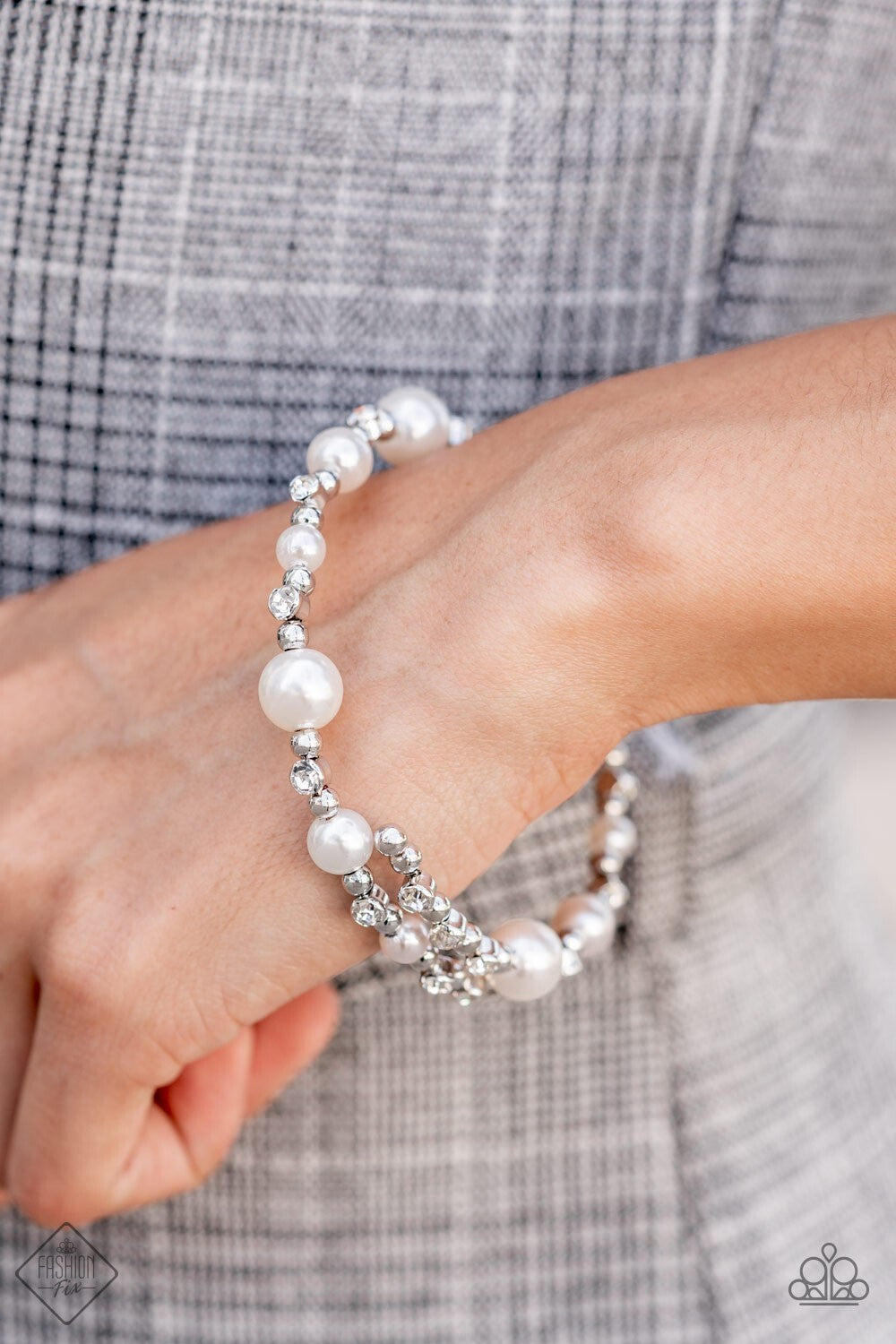 Paparazzi -Jewelry, Fiercely 5th Avenue - Complete Trend Blend Fashion-Fix-Set.