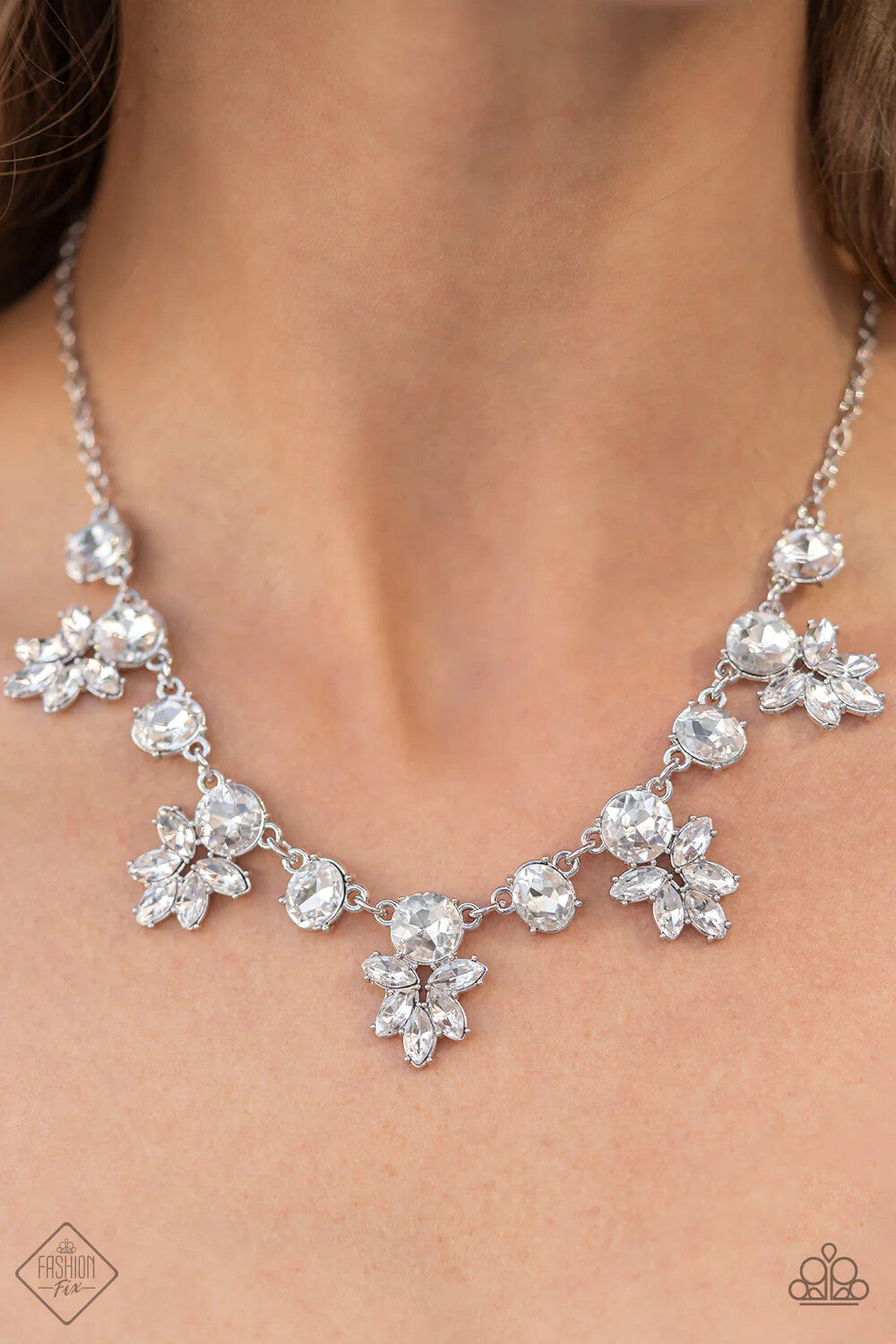 Paparazzi -Jewelry, Fiercely 5th Avenue - Complete Trend Blend Fashion-Fix-Set.