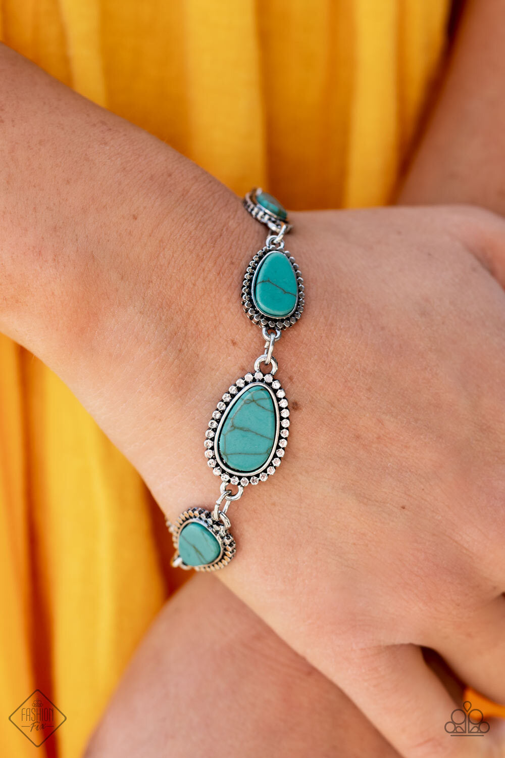 Paparazzi -Jewelry, Simply Santa Fe -Complete Trend Blend, Blue Fashion-Fix-Set.