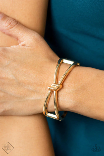 Paparazzi -Jewelry, Fiercely 5th Avenue Gold Fashion-Fix-Set.