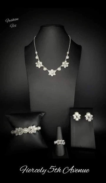 Paparazzi -Jewelry, Fiercely 5th Avenue - Complete Trend Blend Fashion-Fix-Set.
