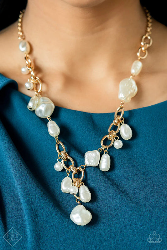 Paparazzi -Jewelry, Fiercely 5th Avenue Gold Fashion-Fix-Set.