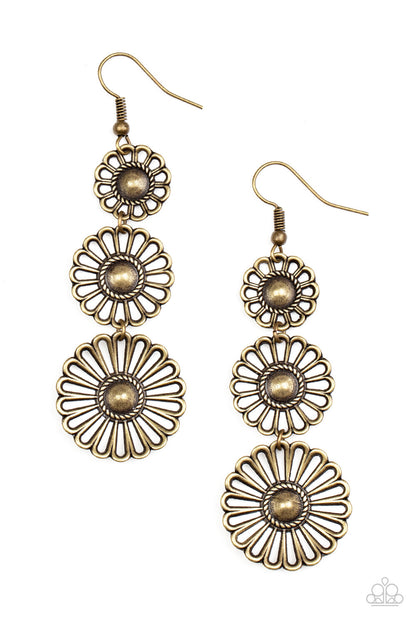Paparazzi-Jewelry, Gazebo Garden - Brass - Earrings
