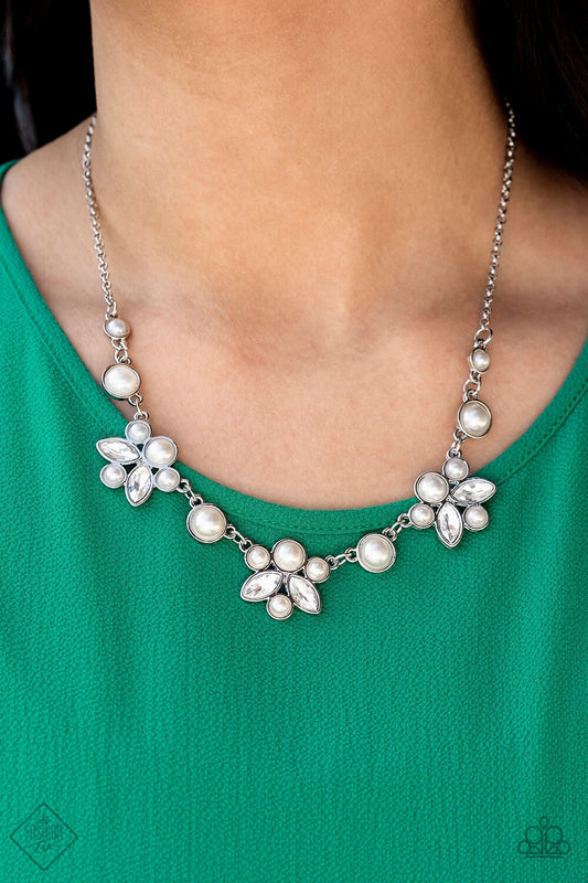 Paparazzi -Jewelry, Fiercely 5th Avenue - Complete Trend Blend Fashion-Fix-Set.