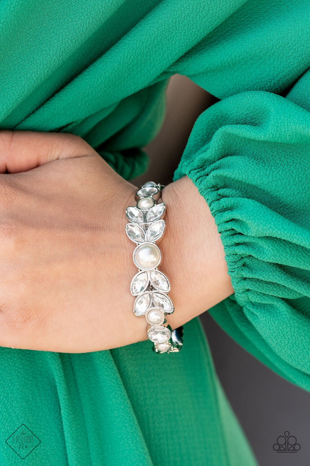 Paparazzi -Jewelry, Fiercely 5th Avenue - Complete Trend Blend Fashion-Fix-Set.
