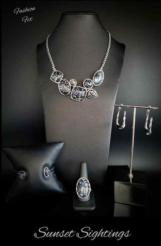 Paparazzi -Jewelry, Sunset Sightings - Complete Trend Blend Fashion-Fix-Set.