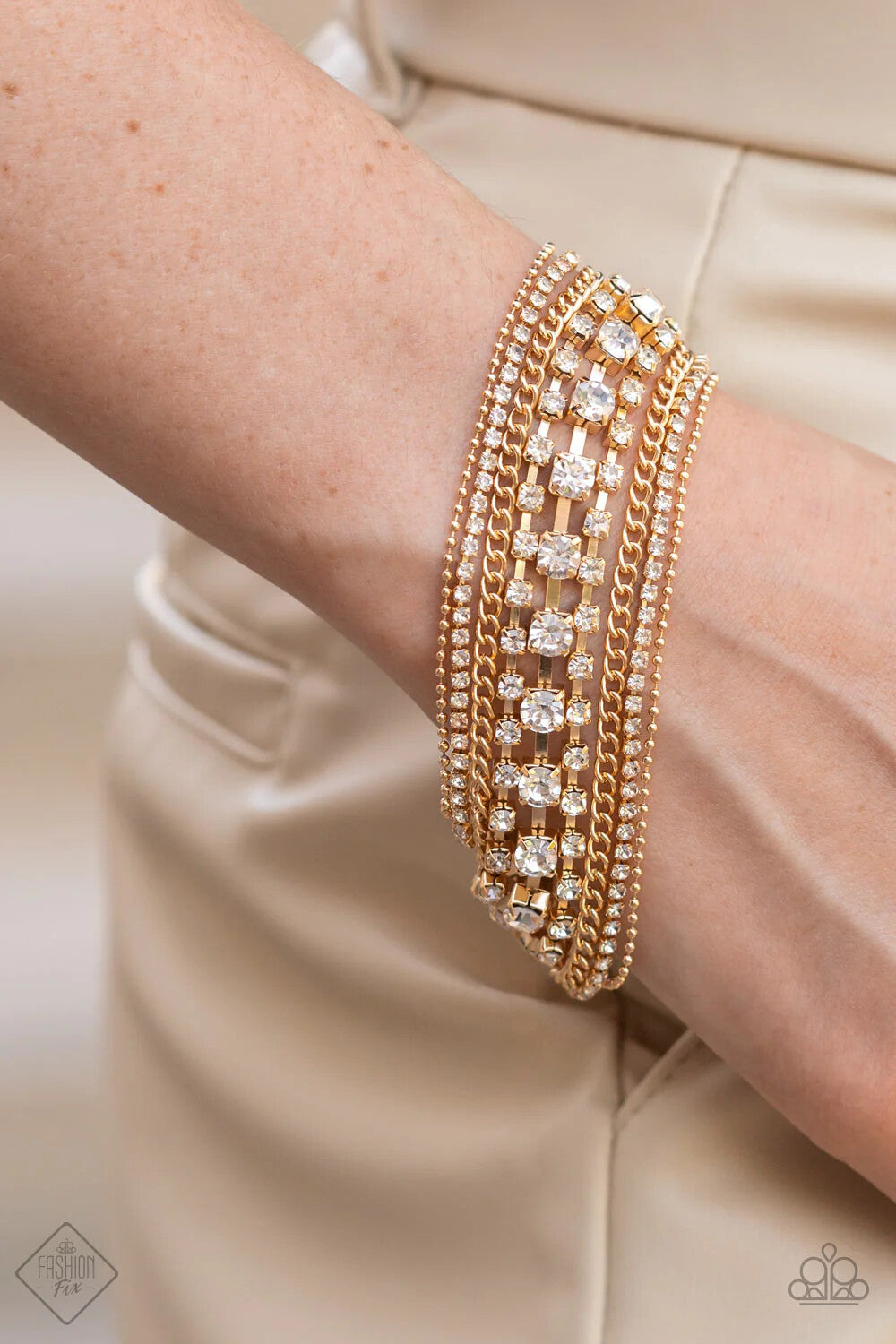 Paparazzi -Jewelry, Magnificent Musings Gold Fashion-Fix-Set.