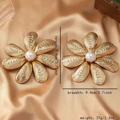 Golden Seven-petal Large Flower Stud Earrings Retro